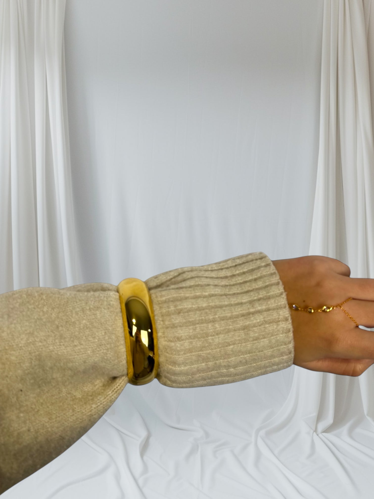Golden Bold Bangle